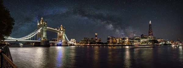 Vista icónica del Puente de la Torre que conecta Londres con Southwark sobre el río Támesis, Reino Unido. — Foto de Stock