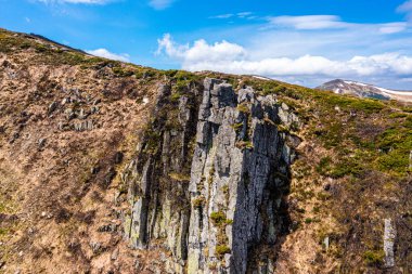 Ukrayna 'daki yüce dağlar. Yaz Chornohora dağ sırtı