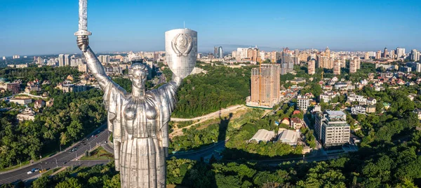 Αεροφωτογραφία του μνημείου της Μητέρας Πατρίδας στο Κίεβο. — Φωτογραφία Αρχείου