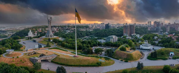 Veduta aerea del monumento Madre Patria a Kiev. — Foto Stock