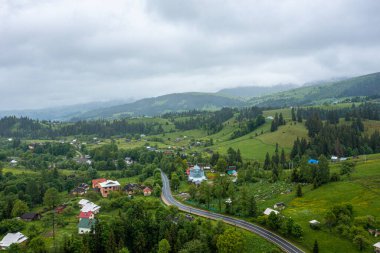 Tuscany kırsal hills, Bahar hava görünümünü çarpıcı.