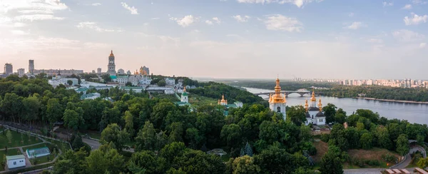 Magical aerial view of the Kiev Pechersk Lavra near the Motherland Monument. — 图库照片