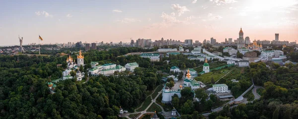 Magical aerial view of the Kiev Pechersk Lavra near the Motherland Monument. — Fotografia de Stock