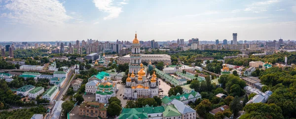 Magical aerial view of the Kiev Pechersk Lavra near the Motherland Monument. — Fotografia de Stock