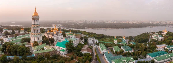 Magical aerial view of the Kiev Pechersk Lavra near the Motherland Monument. — 图库照片