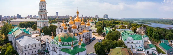 Magical aerial view of the Kiev Pechersk Lavra near the Motherland Monument. — Fotografia de Stock