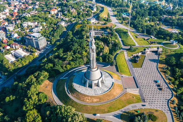 Aerial view of the Mother Motherland monument in Kiev. — Stock Photo, Image