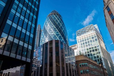 30 St. Mary Axe Londons finans bölgesinde ticari bir gökdelen