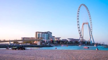 Dubai 'nin güzel gözünün ya da Jumeirah sahilindeki Ain Dubai' nin zamanı.