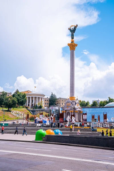 Κίεβο Ουκρανία Ιουλίου 2021 Maidan Maydan Nezalezhnosti Άγαλμα Στην Κορυφή — Φωτογραφία Αρχείου