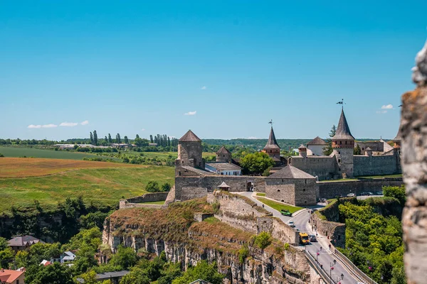 Vista Panoramica Dell Antico Castello Kamianets Podilskyi Campo Contro Cielo — Foto Stock