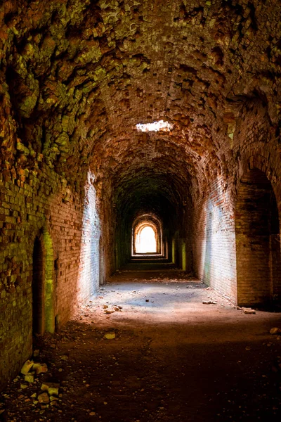 Sunlight Coming Hole Brick Ceiling Corridor Old Fortification Fort Abandoned — Stock Photo, Image