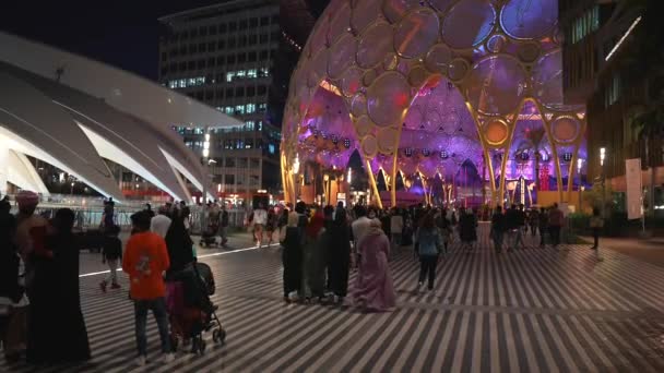 Wystawa Dubai Expo 2020 z wieloma niesamowitymi pawilonami. — Wideo stockowe