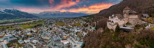 Letecký Pohled Vaduz Hlavní Město Lichtenštejnska Hrad Vaduz Hlavním Městě — Stock fotografie