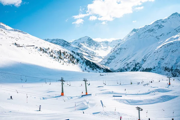 Skilift Arrastre Elevación Paisaje Cubierto Nieve Deportes Invierno Hermosa Cordillera — Foto de Stock