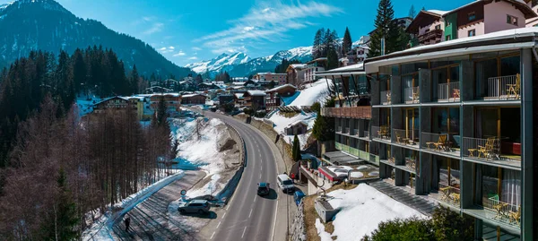Luxus Skigebiet Anton Arlberg Panoramablick Auf Schöne Urlaubshotels Vor Schneebedeckten — Stockfoto