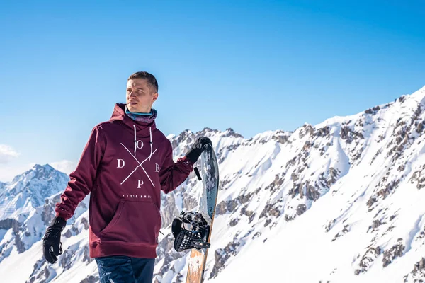 Anton Arlberg Marzo 2022 Giovane Uomo Che Tiene Snowboard Mentre — Foto Stock