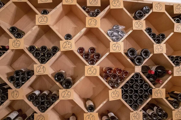 Anton Arlberg March 2022 Rows Delicious Wine Bottles Wooden Shelves — Stock Photo, Image
