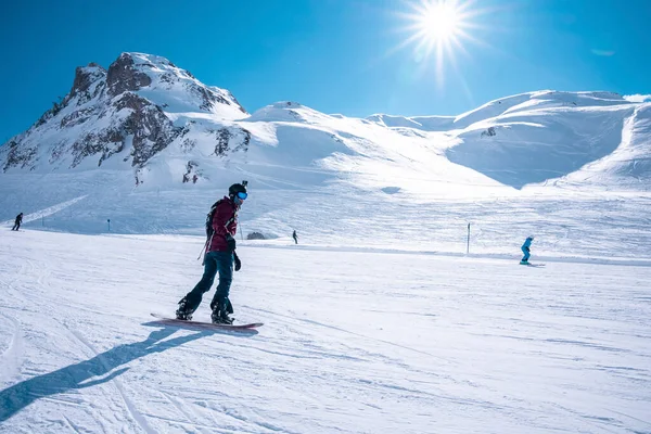 Anton Arlberg Março 2022 Jovem Snowboarder Deslizando Para Baixo Inclinação — Fotografia de Stock
