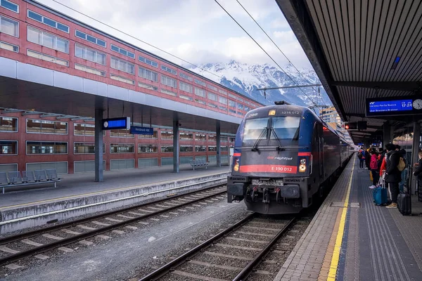 Anton Arlberg March 2022 Train Arrived Railway Platform Male Female — Stock Photo, Image