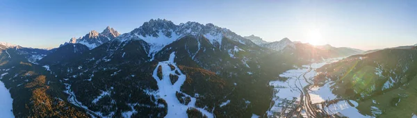 Vista Panorâmica Das Majestosas Montanhas Bela Paisagem Coberta Neve Vista — Fotografia de Stock