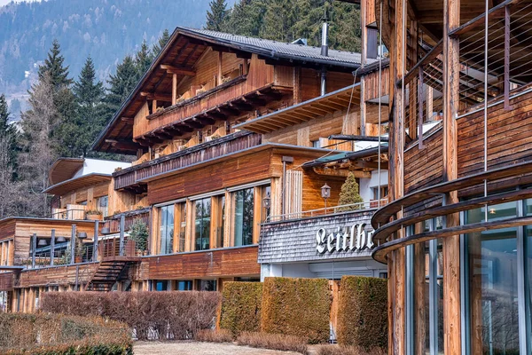 San Candido Italië Maart 2022 Luxe Houten Chalet Restaurant Helling — Stockfoto