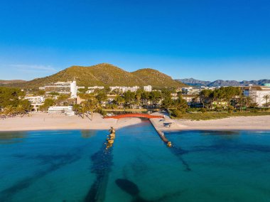 Palma de Mallorca sahilinin havadan görünüşü ve güzel kıyı manzarası İspanya Akdeniz, Balearic Adaları.