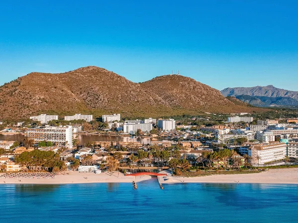 Palma de Mallorca sahilinin havadan görünüşü ve güzel kıyı manzarası İspanya Akdeniz, Balearic Adaları.
