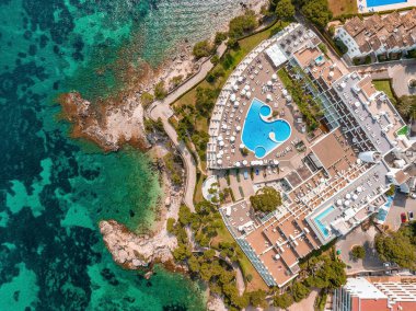 Playa de Formentor Cala Pi de la Posada, Cap Formentor 'da güzel plaj, Palma Mallorca, İspanya