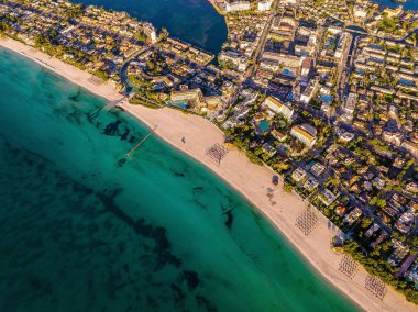 Palma de Mallorca sahilinin havadan görünüşü ve güzel kıyı manzarası İspanya Akdeniz, Balearic Adaları.