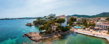 Playa de Formentor Cala Pi de la Posada, Cap Formentor 'da güzel plaj, Palma Mallorca, İspanya
