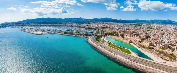 Playa de Formentor Cala Pi de la Posada, Cap Formentor 'da güzel plaj, Palma Mallorca, İspanya