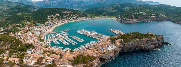 Port de Soller 'in güzel hava limanı, Mallorca, İspanya