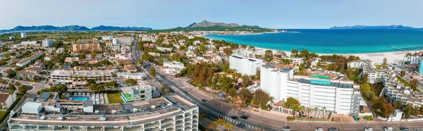 Palma de Mallorca sahilinin havadan görünüşü ve güzel kıyı manzarası İspanya Akdeniz, Balearic Adaları.