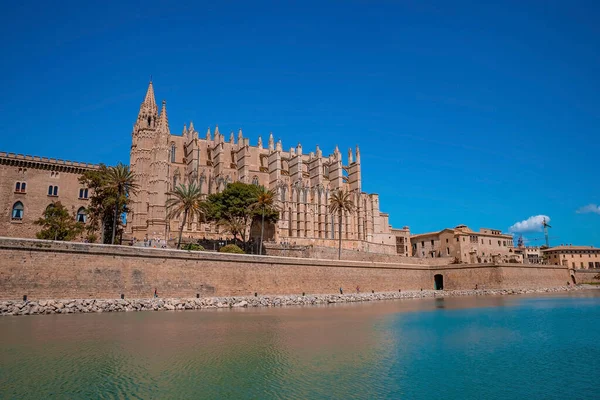 View Canal Gothic Style Seu Cathedral Medieval Church Clear Blue — Stock Photo, Image