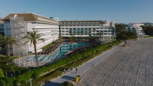 Vista Aérea Playa Palma Mallorca Con Ciudad Puerto Por Debajo — Vídeo de stock