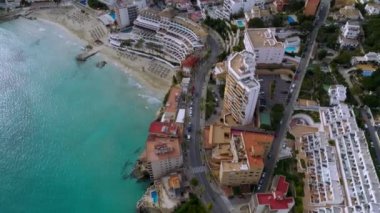 Mallorca adasında kuşgözü panoramik manzara, liman ve deniz, Palma-de-Mallorca kasabası.