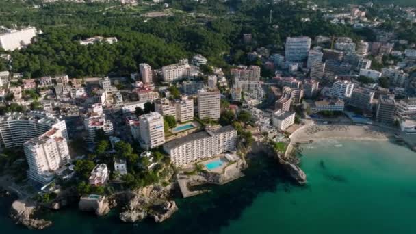 西班牙马略卡岛首府帕尔马德马略卡岛的空中景观 海边的一座旅游城市 — 图库视频影像