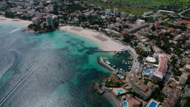 Drone Aérien Vidéo Haut Vers Bas Petit Port Tropical Émeraude — Video