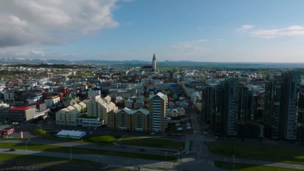 Vacker Flygutsikt Över Reykjavik Island Solig Sommardag Panoramautsikt Över Reykjavik — Stockvideo