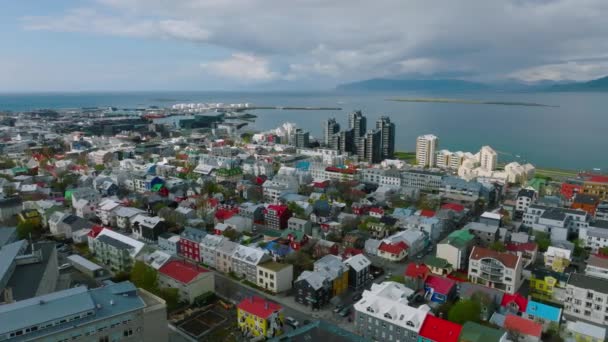 Vacker Flygutsikt Över Reykjavik Island Solig Sommardag Panoramautsikt Över Reykjavik — Stockvideo