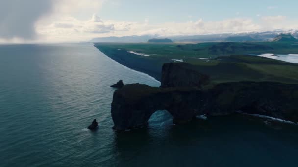 Islândia Praia Areia Preta Com Ondas Enormes Reynisfjara Vik Vídeo — Vídeo de Stock