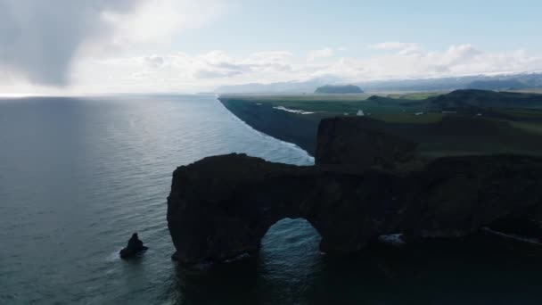 Islândia Praia Areia Preta Com Ondas Enormes Reynisfjara Vik Vídeo — Vídeo de Stock