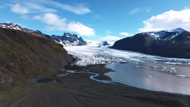 アイスランドのVatnajokull国立公園のSkafell氷河の空中パノラマビュー — ストック動画