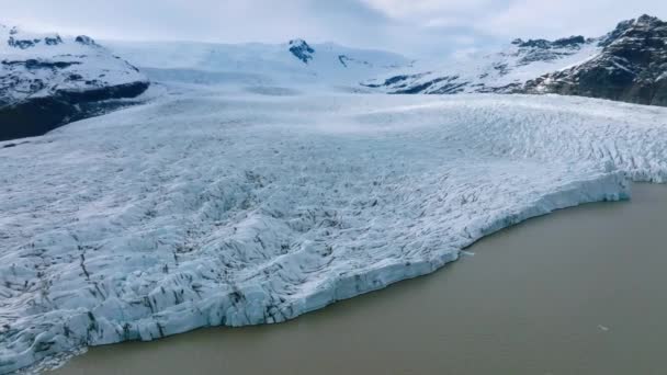 Vue Aérienne Des Glaciers Des Montagnes Enneigées Près Lagune Jokulsalon — Video