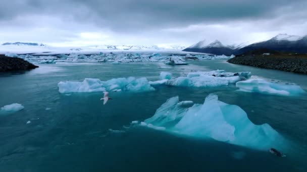 Vista Panorâmica Dos Icebergs Lagoa Glaciar Jokulsarlon Islândia Entardecer Efeito — Vídeo de Stock