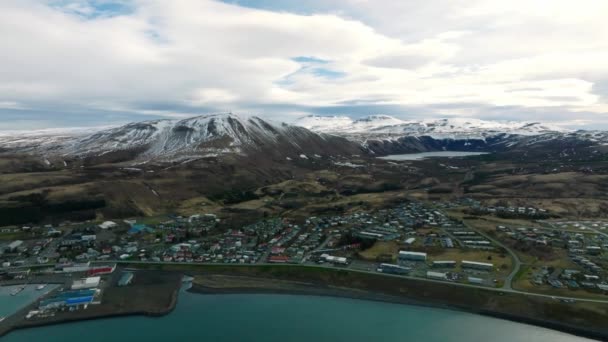 Flygfoto Vacker Utsikt Över Den Historiska Staden Husavik Vacker Dag — Stockvideo