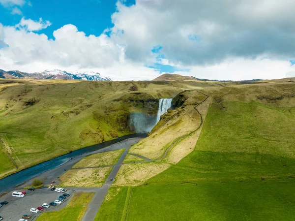 Piękna Islandzka Przyroda Okresie Letnim Słoneczna Pogoda Magiczna Islandia Zielonymi — Zdjęcie stockowe