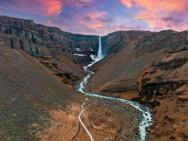 Vue Aérienne Cascade Hengifoss Avec Sédiments Rayures Rouges Vieille Formation — Photo