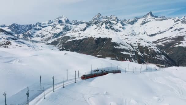 Swiss Beauty Rack Railway Going Gornergrat Train Station Breathtaking Matterhorn — Vídeo de Stock